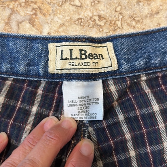 LL BEAN FLANNEL LINED RELAX FIT JEANS.MENS SIZE 42x30. Dark denim w/plaid lining - Picture 8 of 15